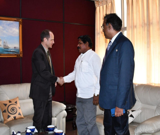 ජනතාව නැවත ජාතිවාදීව බෙදීමට ඉඩ නොදෙන්න: අමාත්‍ය චන්ද්‍රසේකර්ගෙන් කැනඩා මහ කොමසාරිස්වරයාට විශේෂ ඉල්ලීමක්
